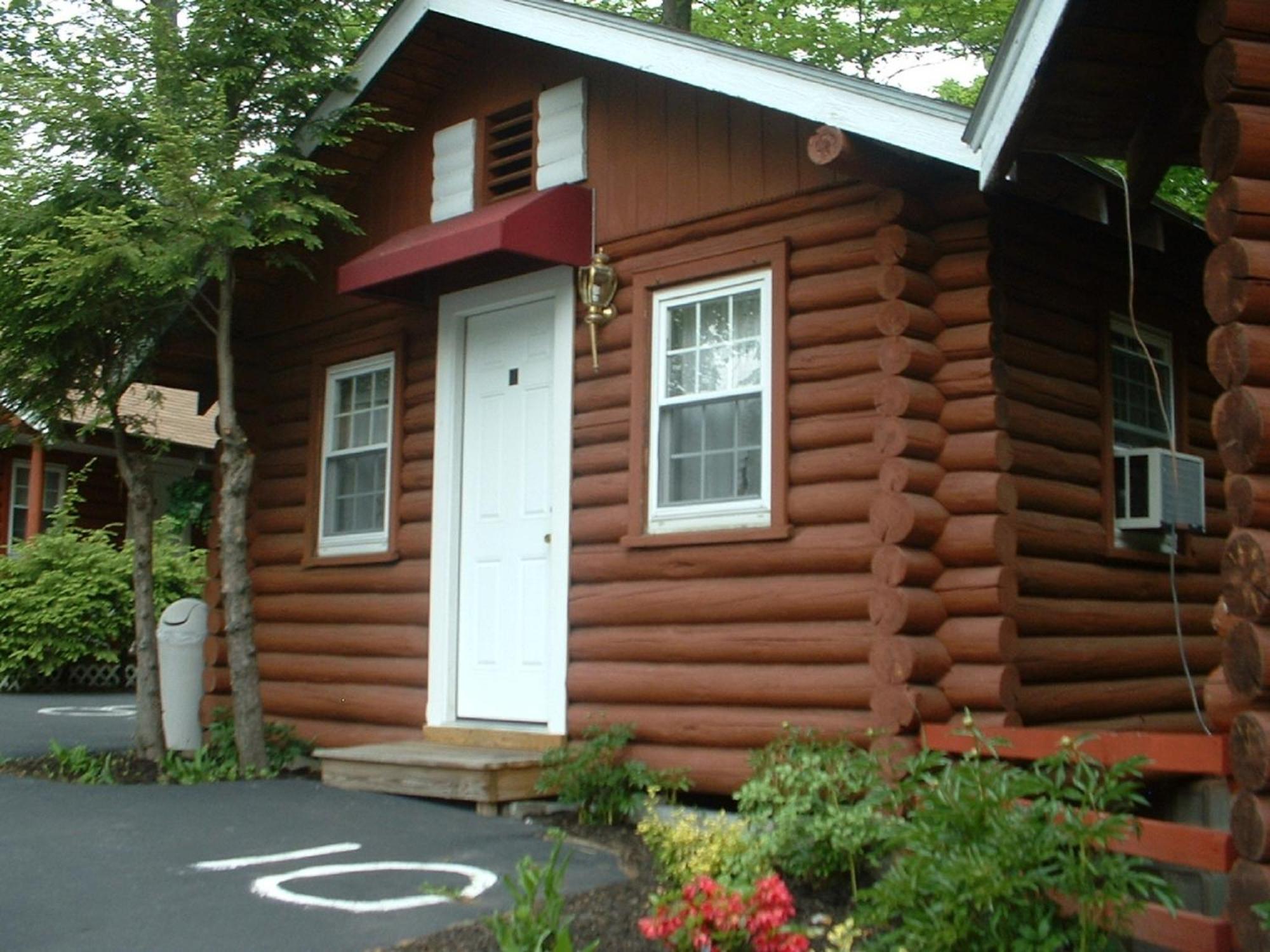 Seven Dwarfs Cabin - On The Brook Cabins Lake George Szoba fotó