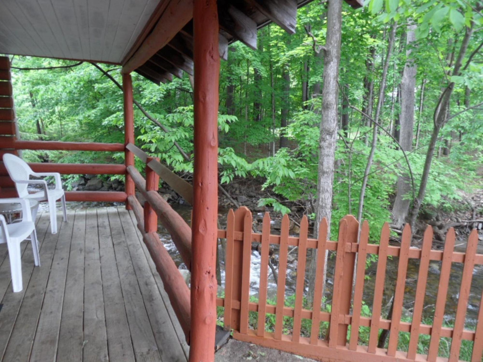 Seven Dwarfs Cabin - On The Brook Cabins Lake George Szoba fotó